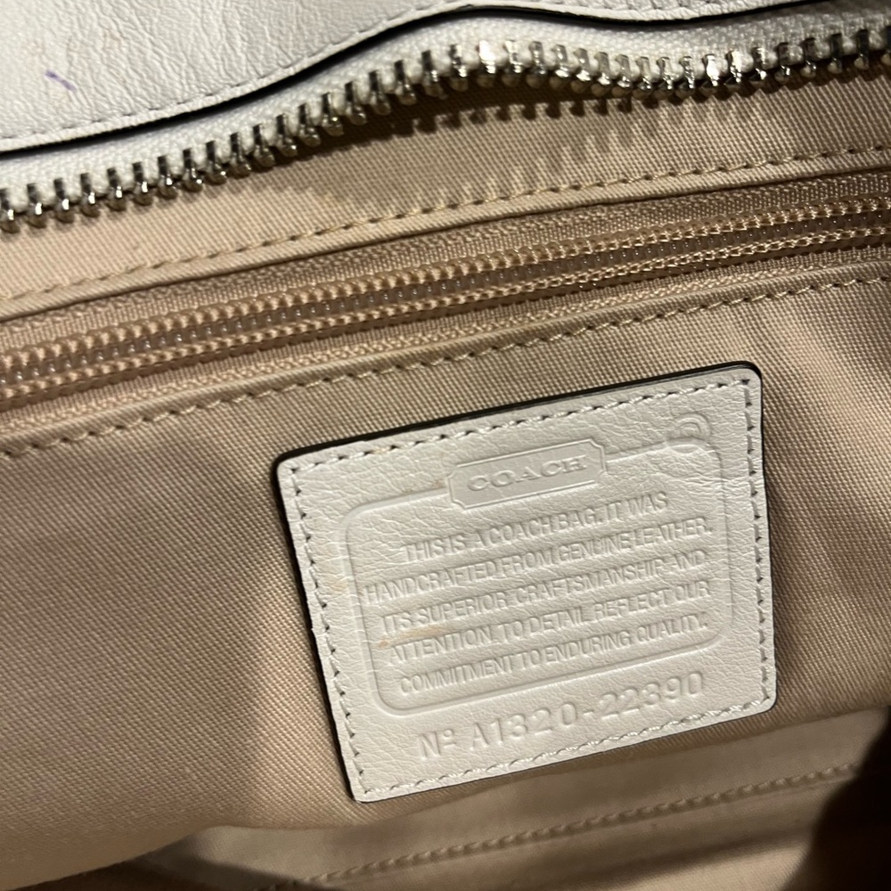 Coach - Picture 2 of 9